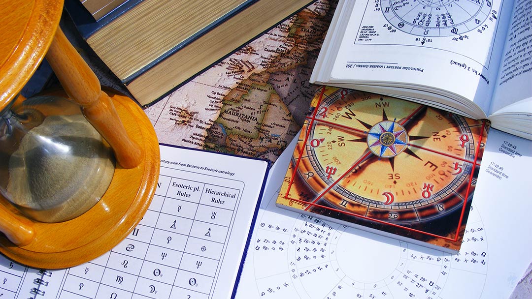 cand-ar-trebui-sa-mergi-la-un-astrolog